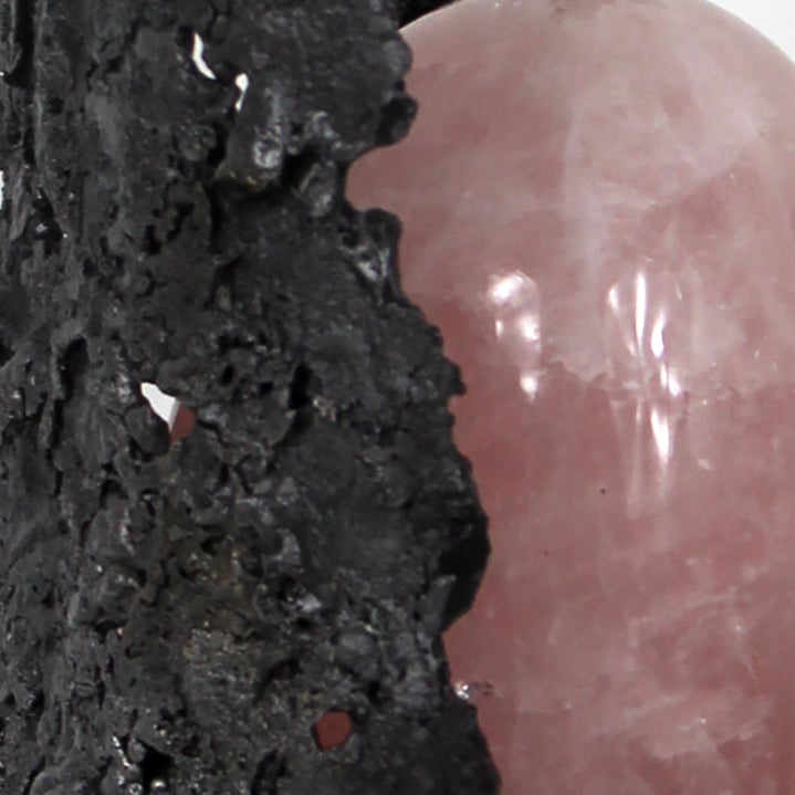 Quartz rose - Sculpture abstraite en dentelle de métal et quartz rose - Buil