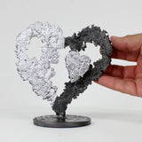 Сердце на сердце 75-22 - Хромированная скульптура сердца на стальном и хромированном кружевном сердце