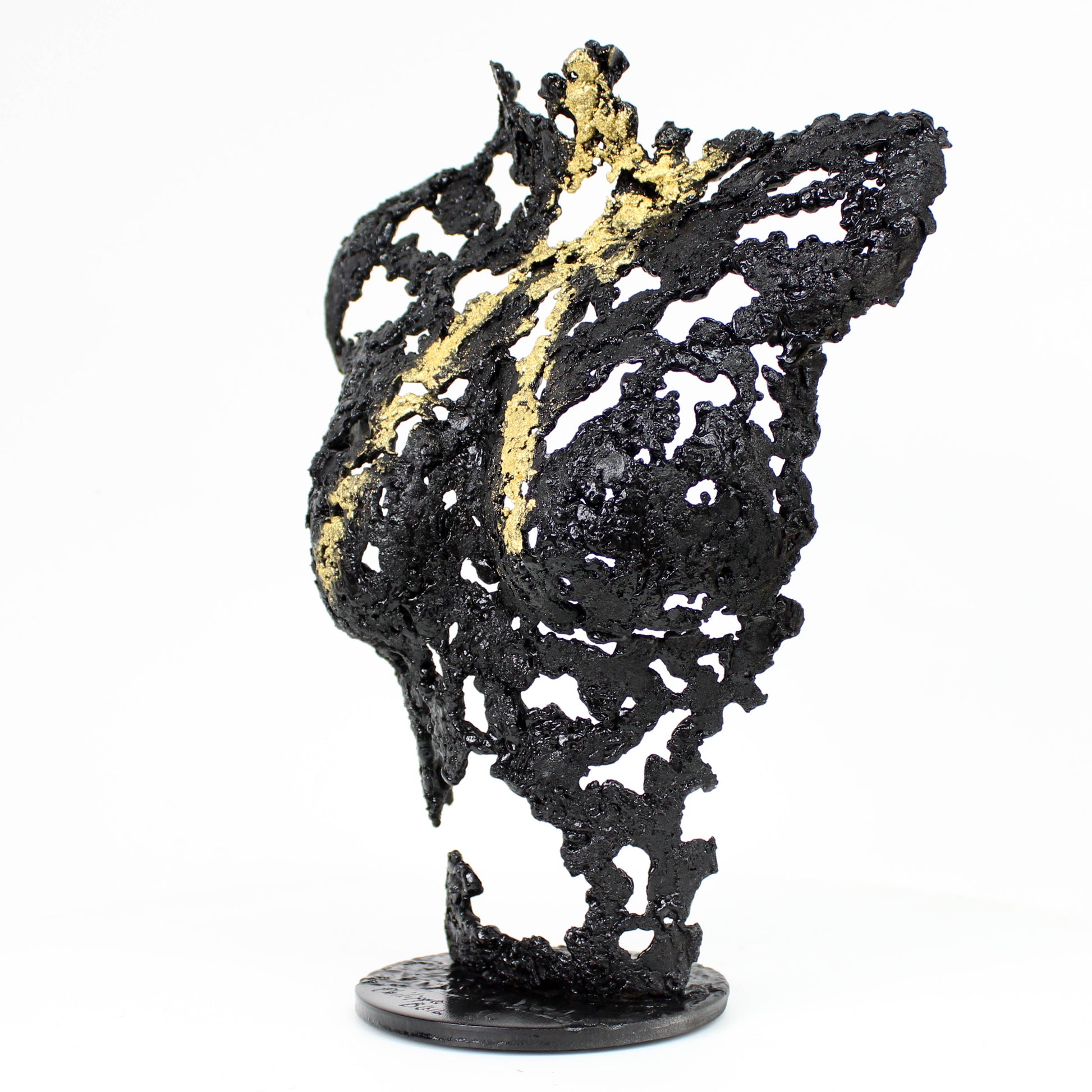 Pavarti Eclaircissement - Sculpture bustier femme dentelle métal acier noir et feuilles or 24 carats