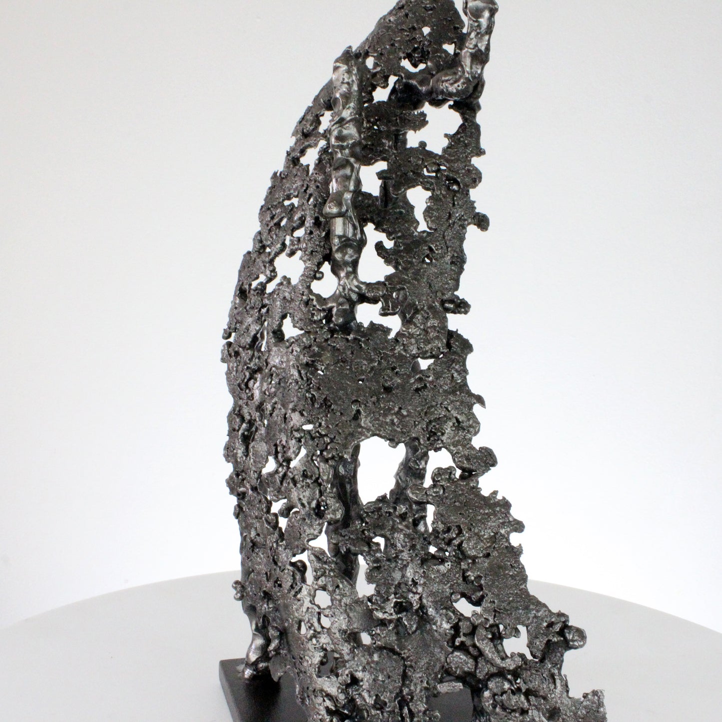 Trait de lumière 83-21 - Sculpture abstraite métal dentelle acier - Buil