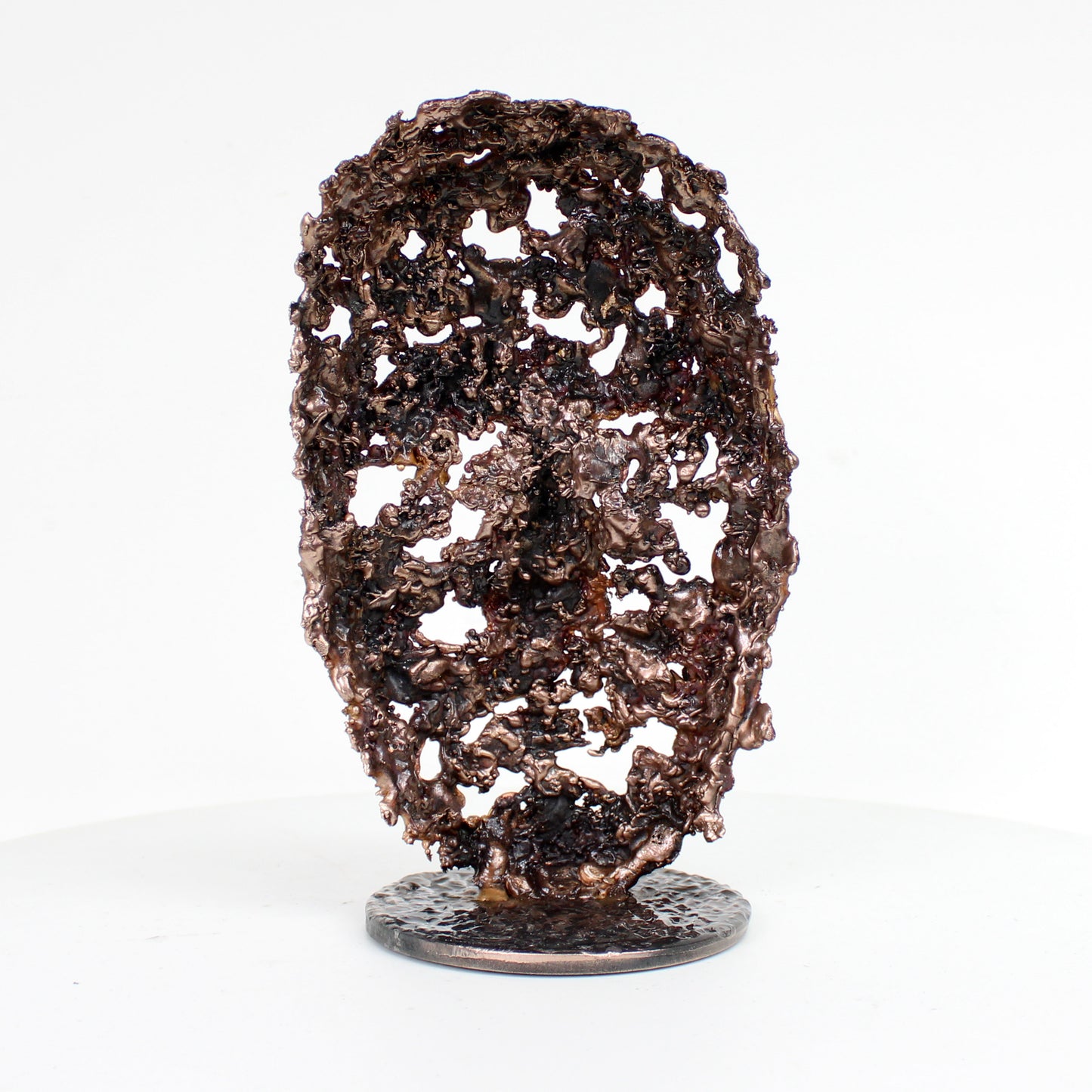 Une larme 96-22 - Sculpture visage en dentelle de bronze