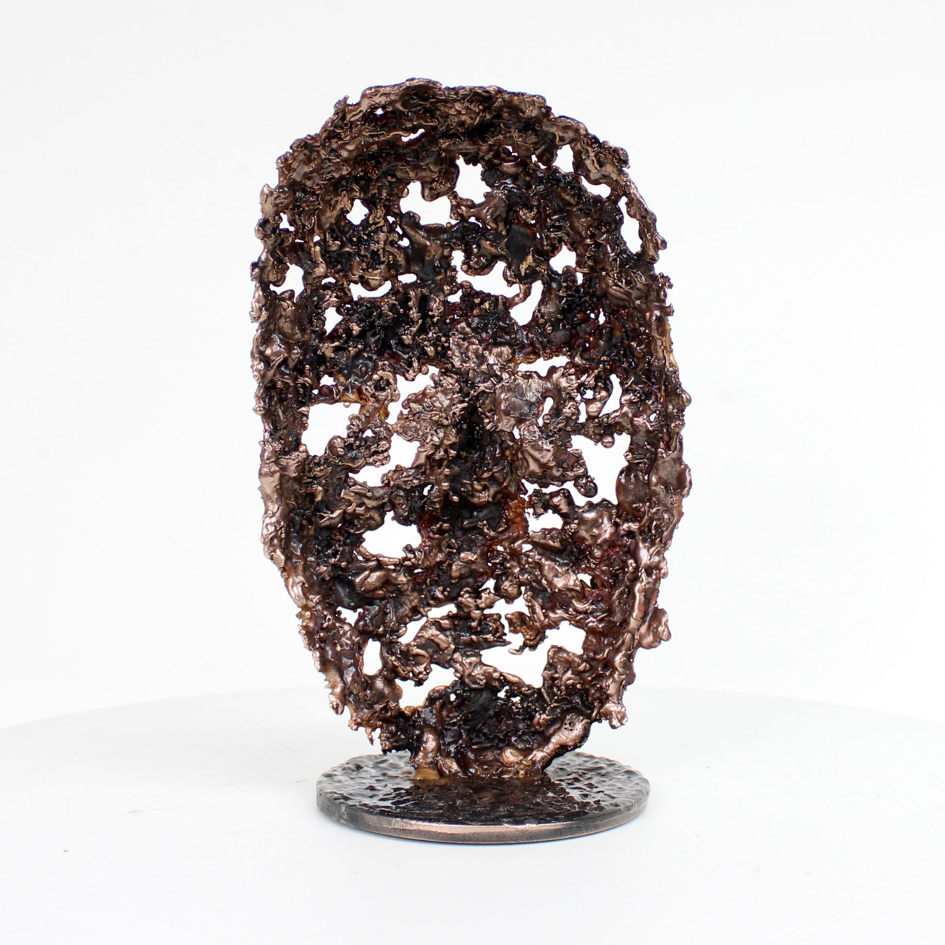 Une larme 96-22 - Sculpture visage en dentelle de bronze